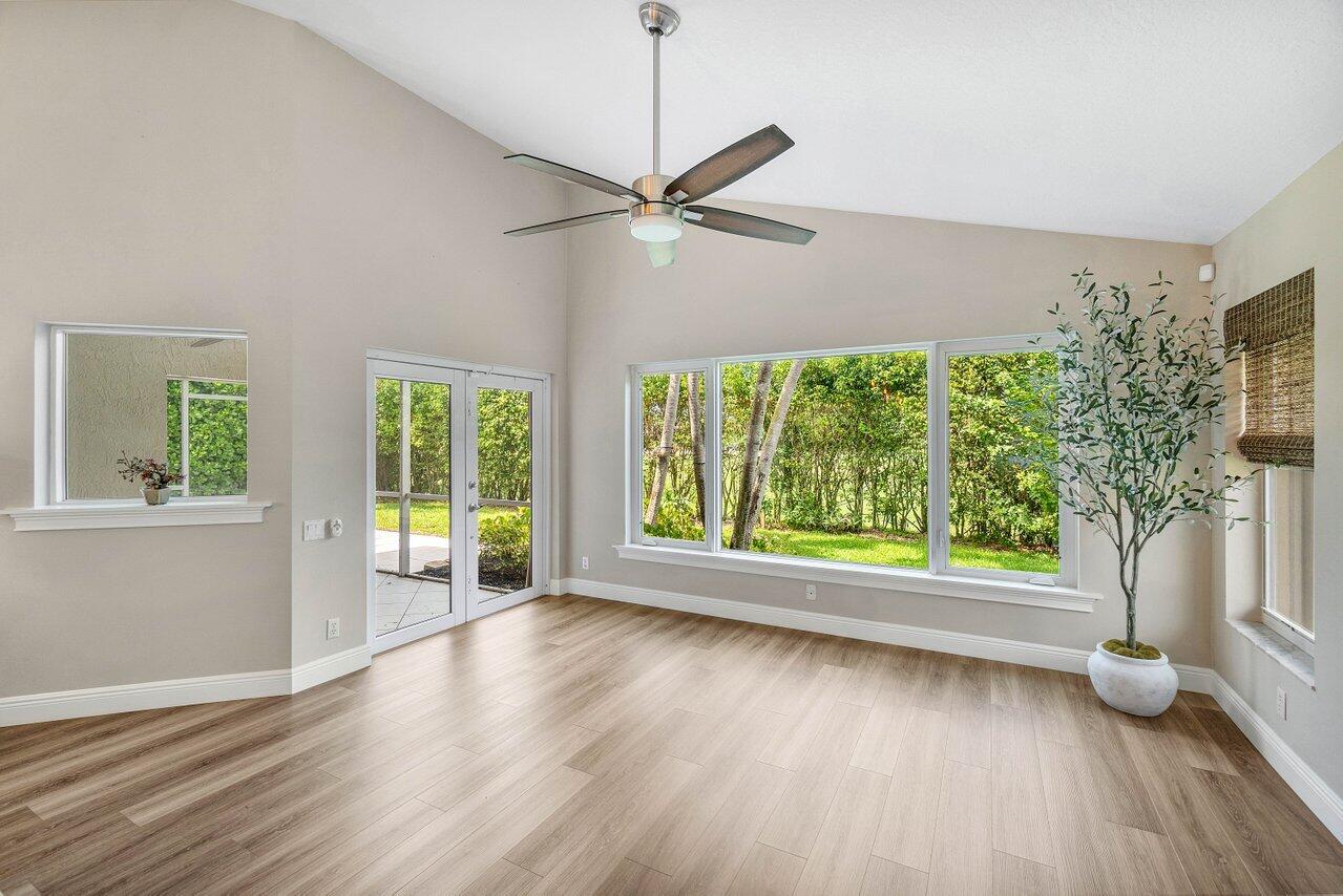 6141 Hook Lane