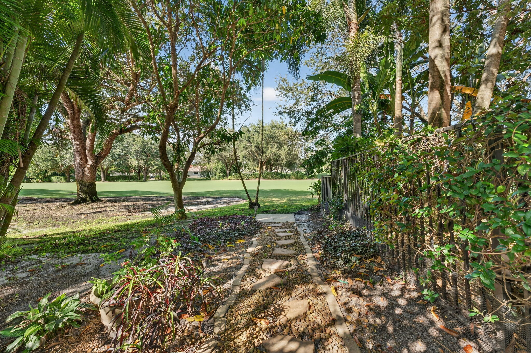 7205 MANDARIN Drive