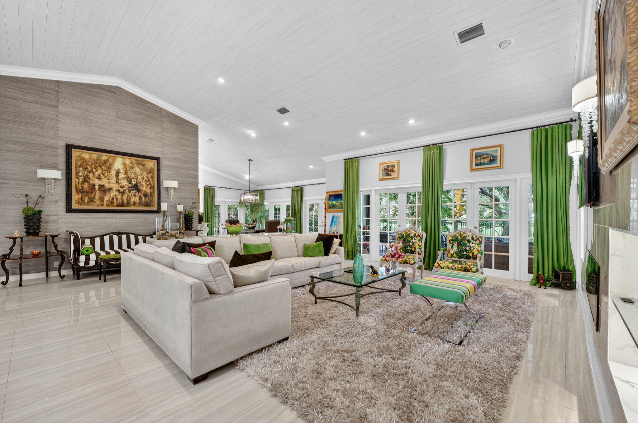 7205 MANDARIN Drive