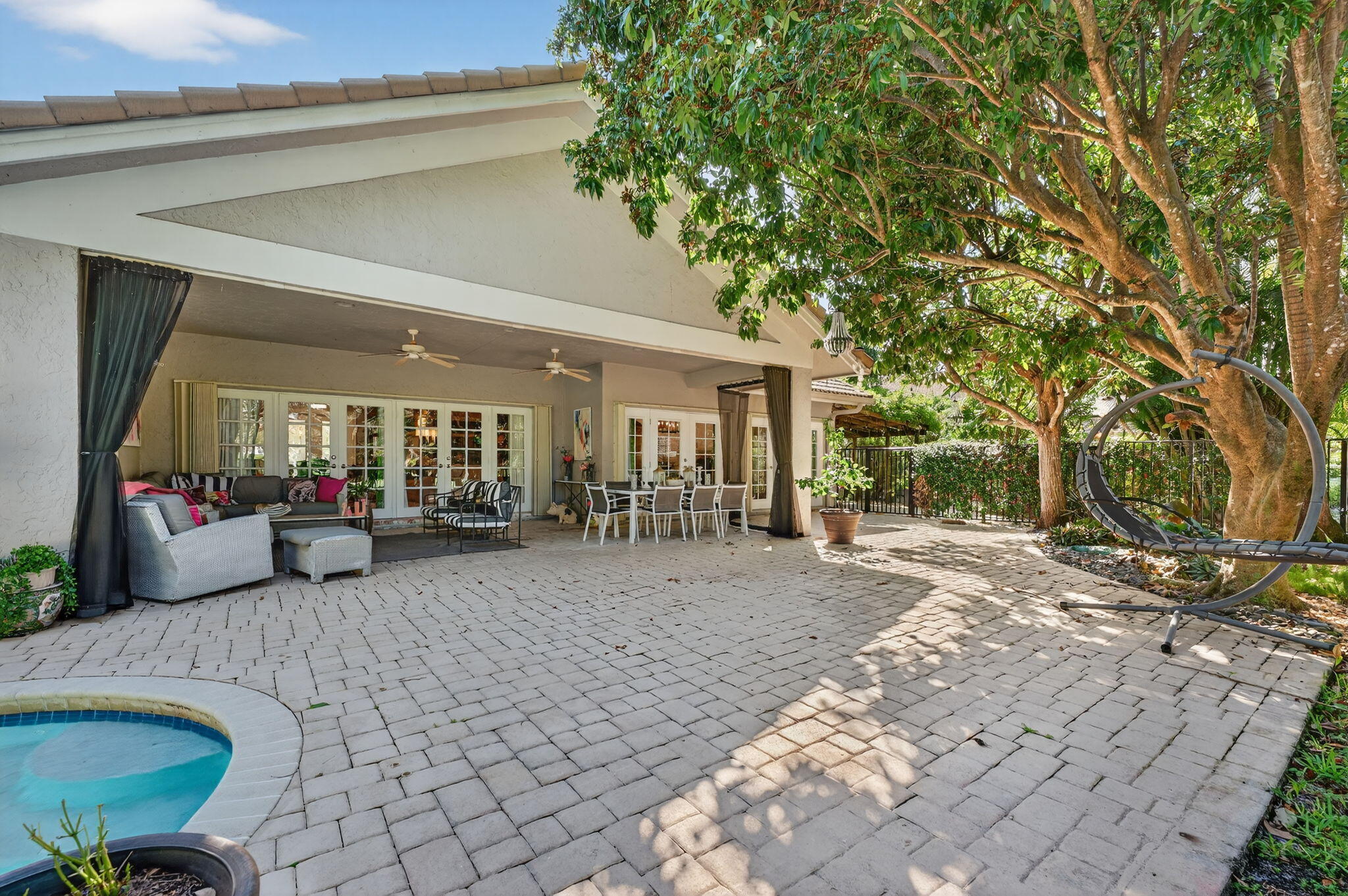 7205 MANDARIN Drive