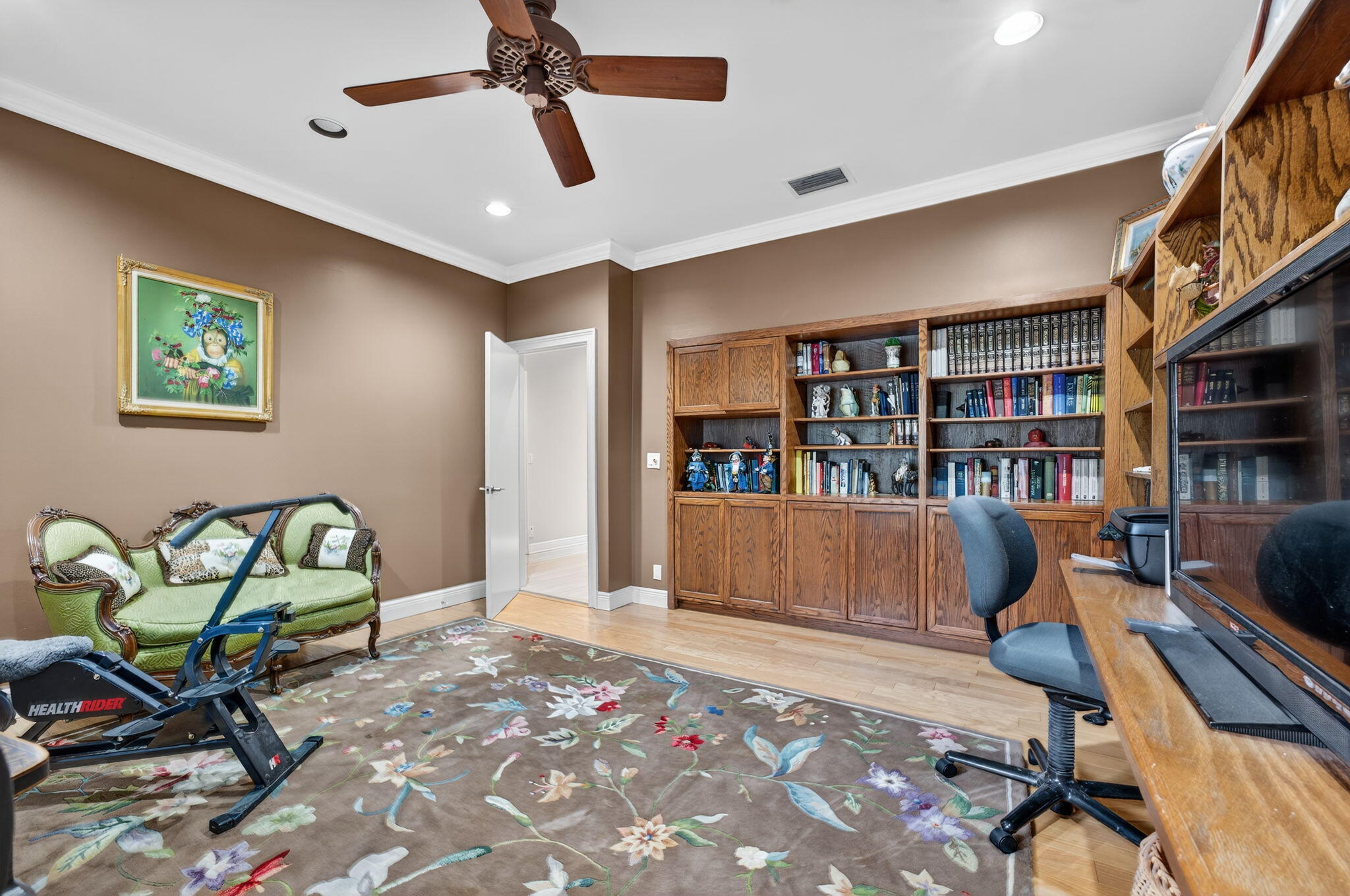7205 MANDARIN Drive