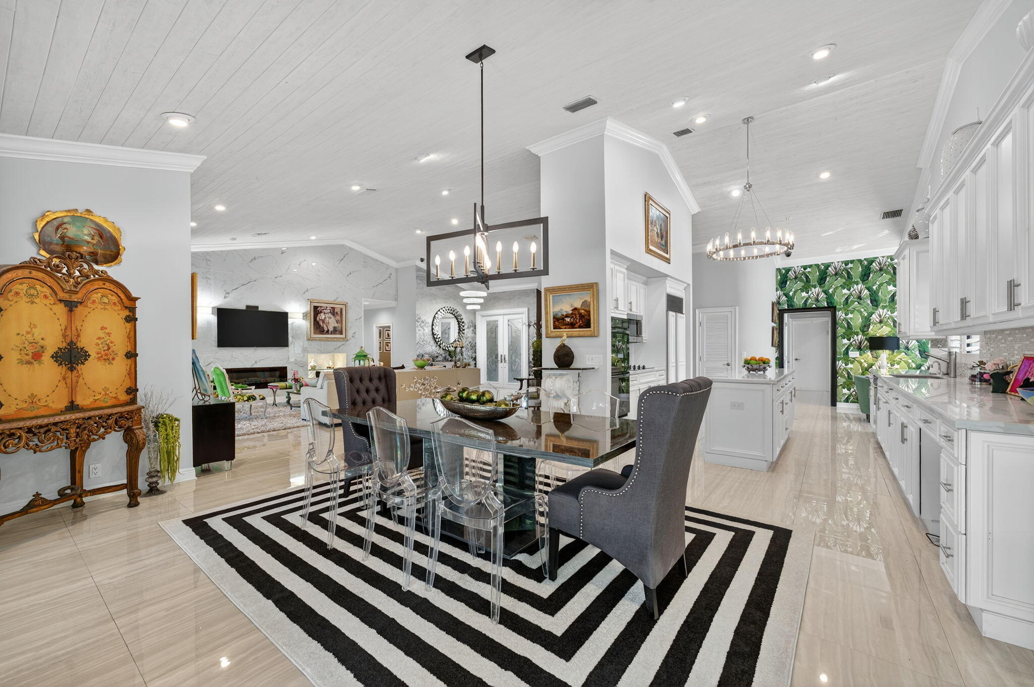 7205 MANDARIN Drive
