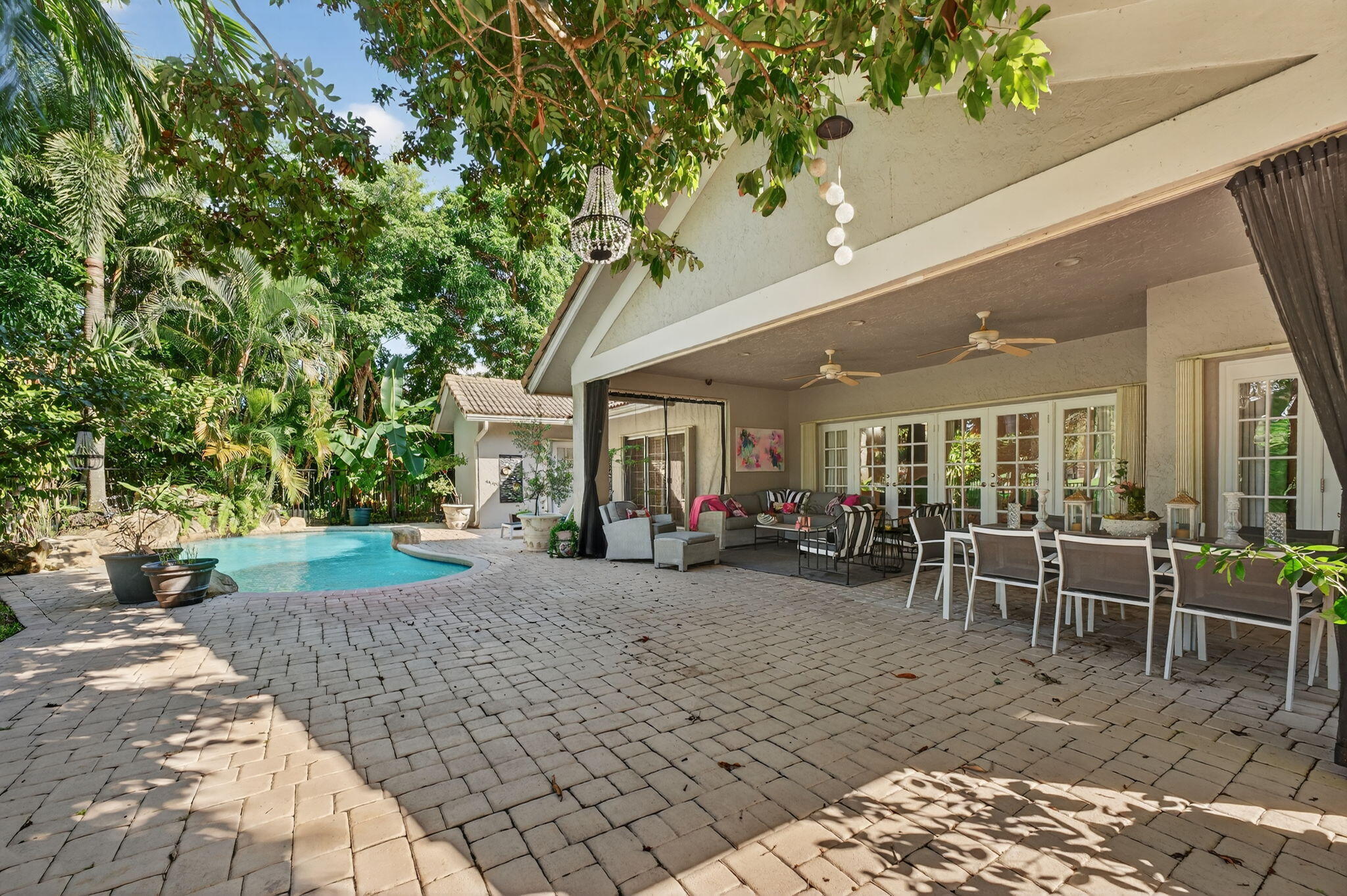7205 MANDARIN Drive