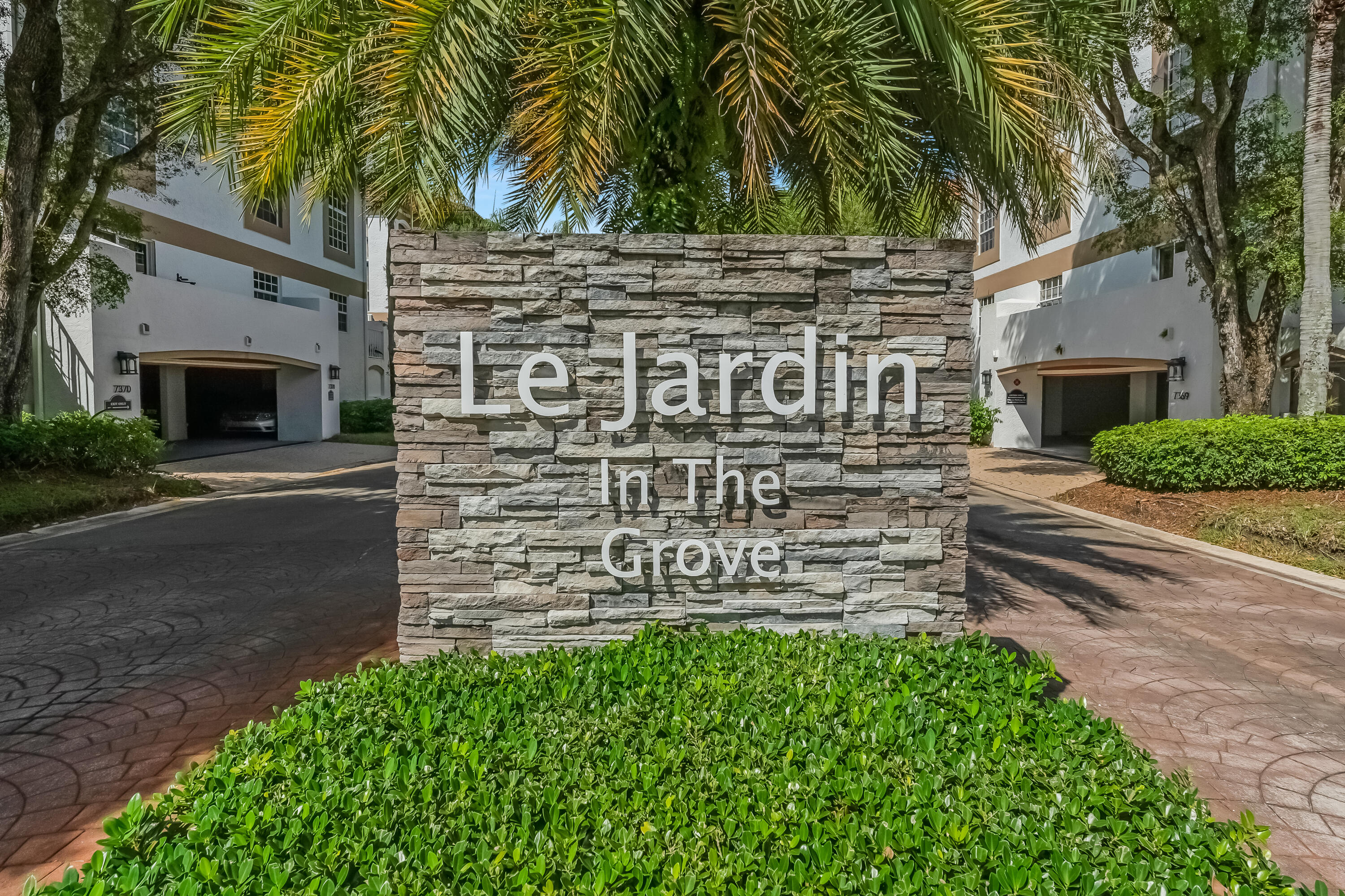 7370 Orangewood Lane 208