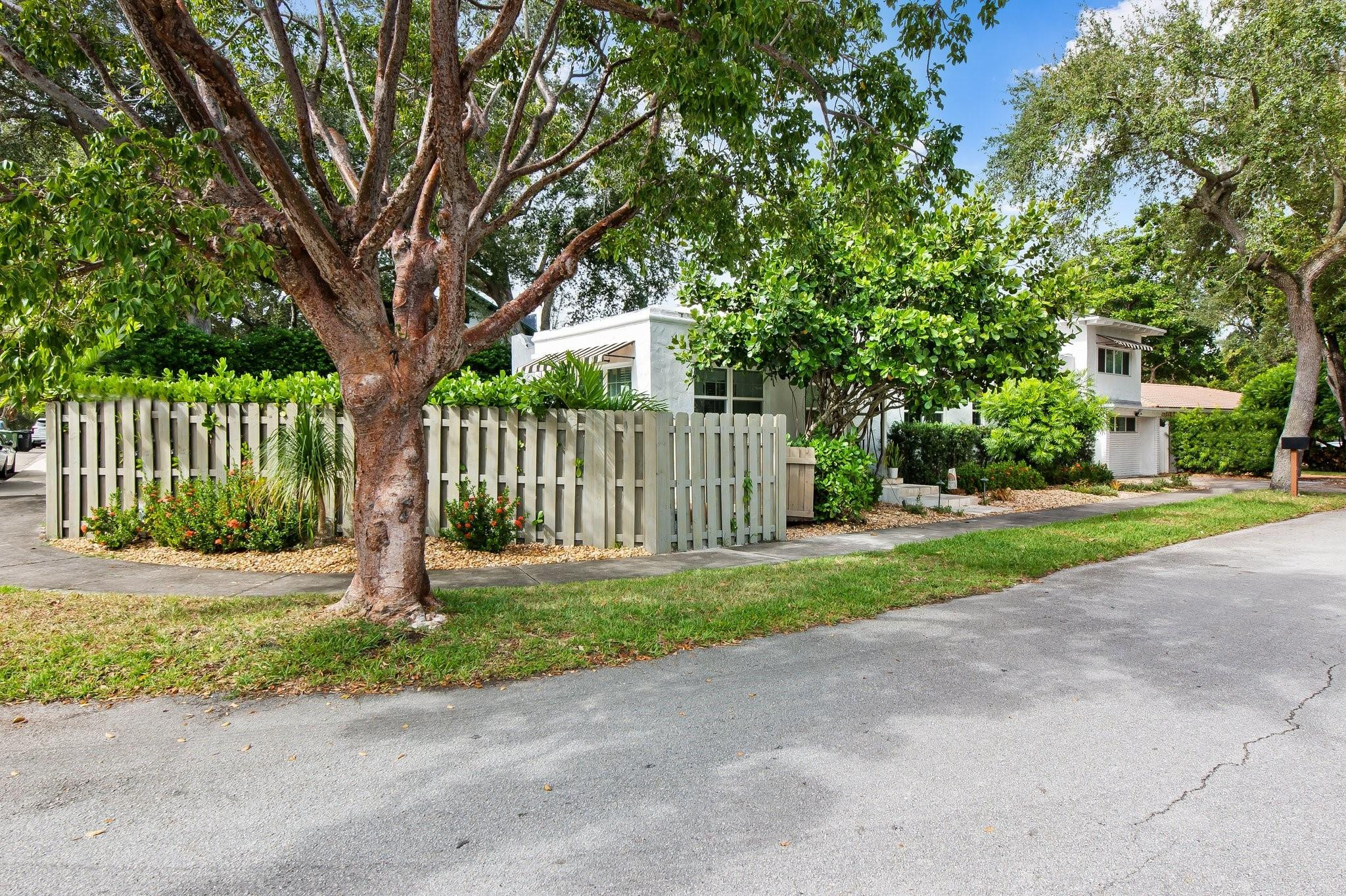 615 SE 11th Ave
