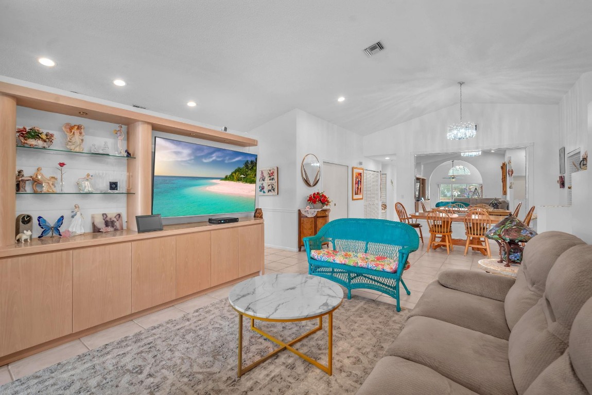 9883 Harbour Lake Cir