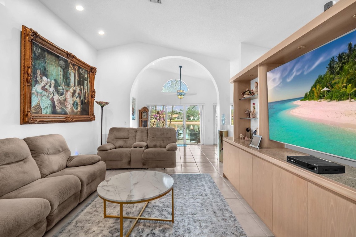 9883 Harbour Lake Cir