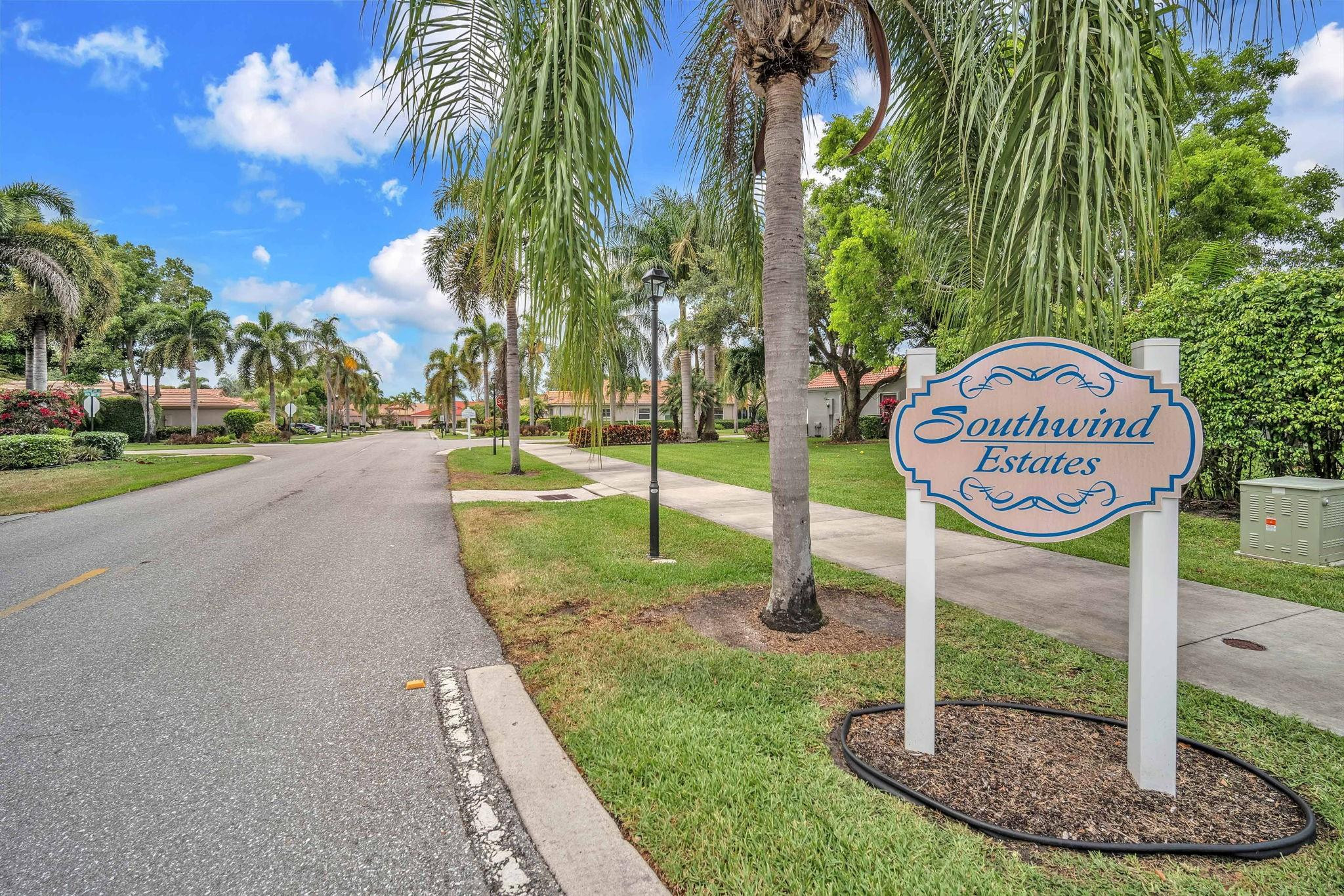 9883 Harbour Lake Cir