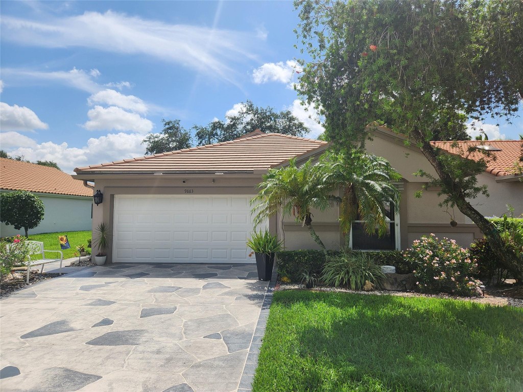 9883 Harbour Lake Cir