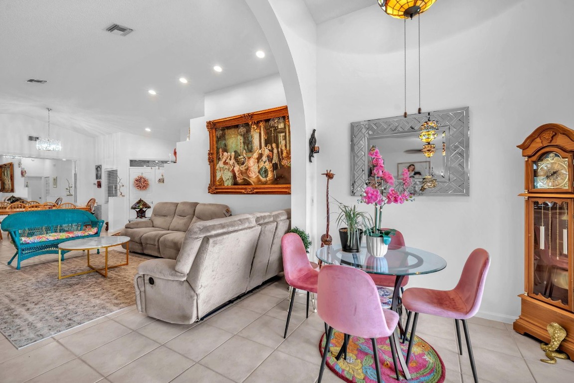 9883 Harbour Lake Cir