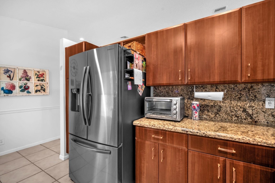 9883 Harbour Lake Cir