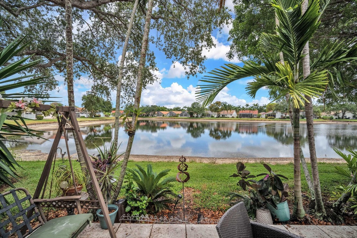 9883 Harbour Lake Cir
