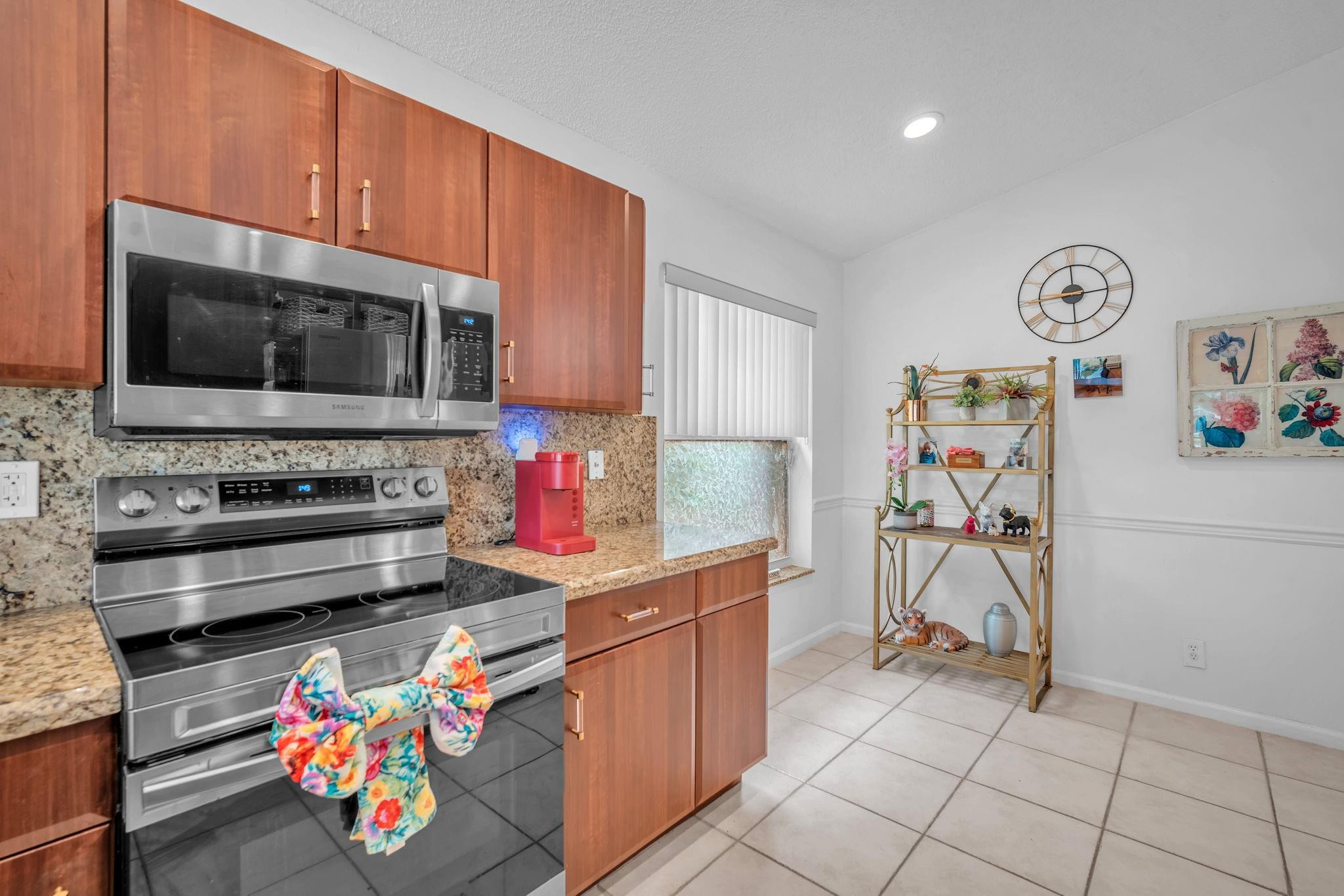 9883 Harbour Lake Cir