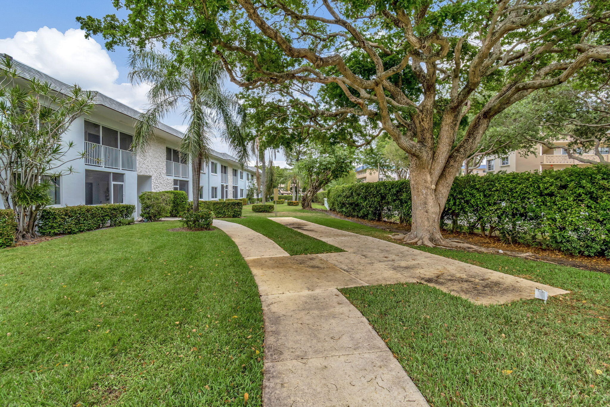 207 Tropic Isle 205