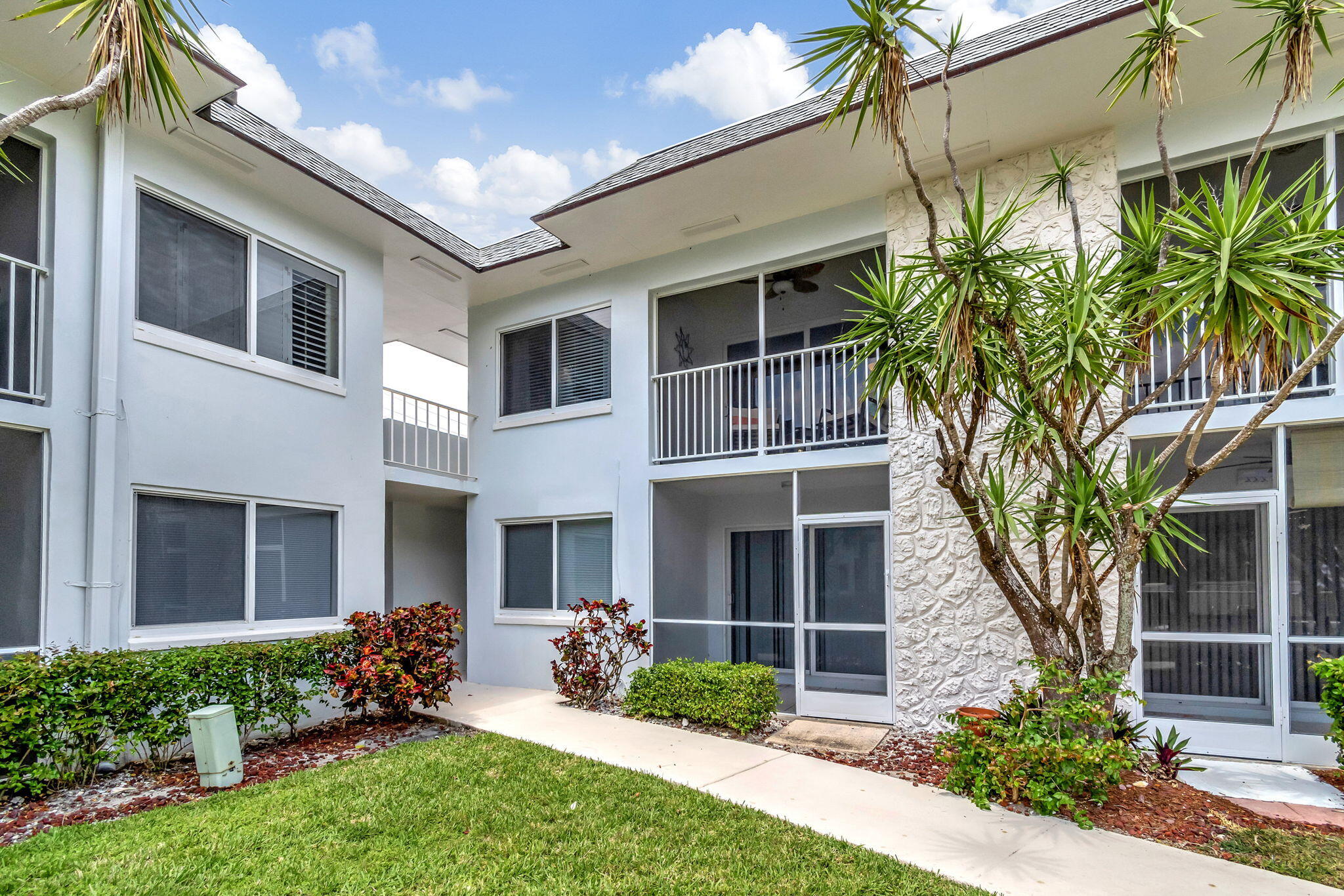 207 Tropic Isle 205