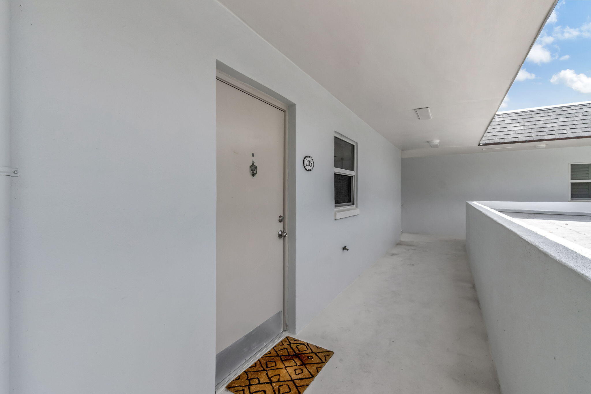 207 Tropic Isle 205