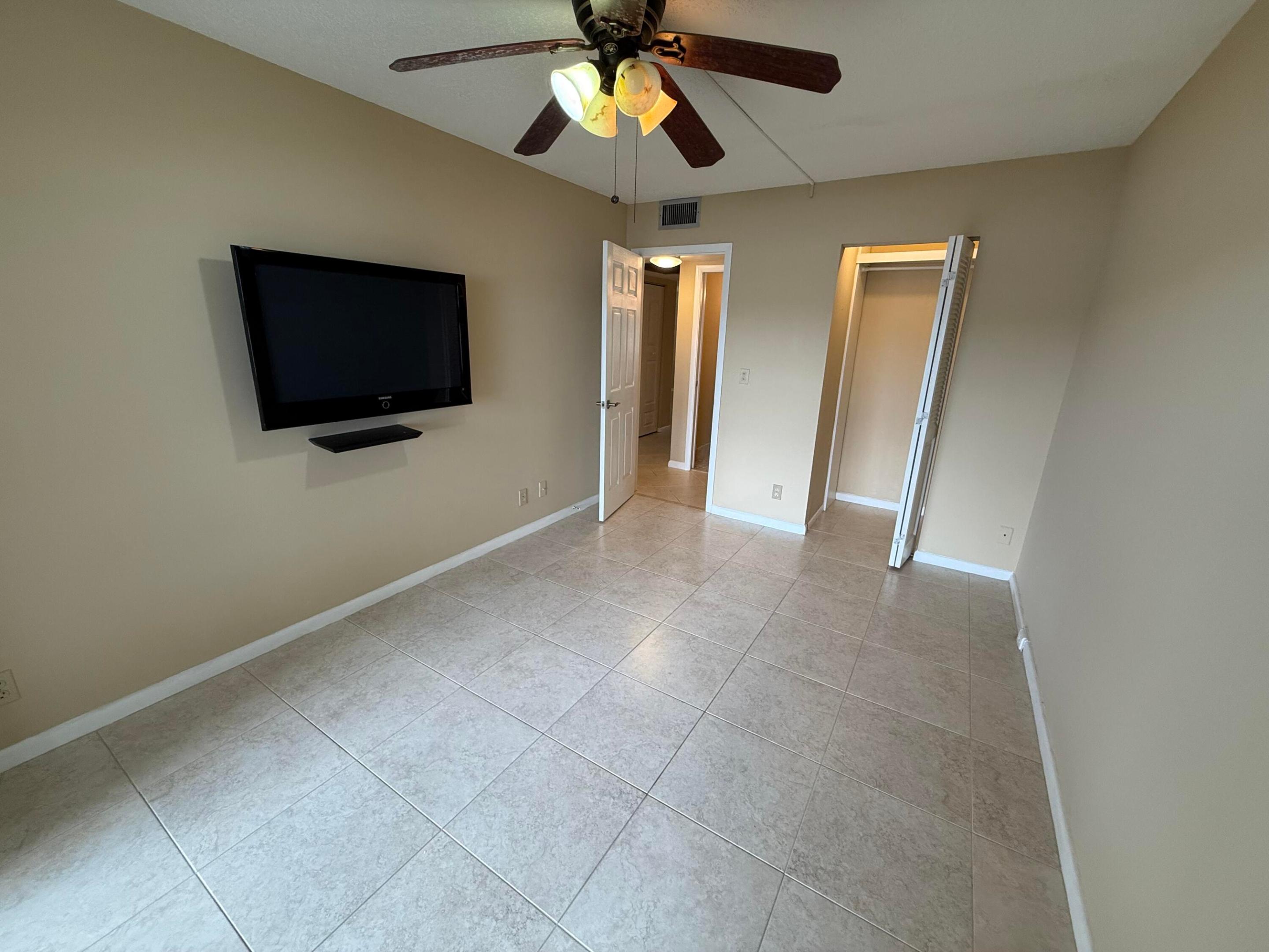 1035 Rexford B