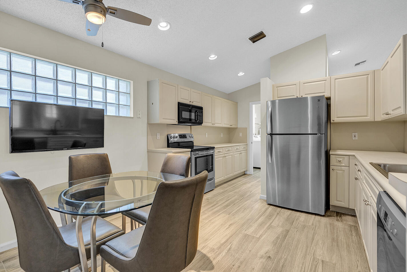 9938 Harbour Lake Circle