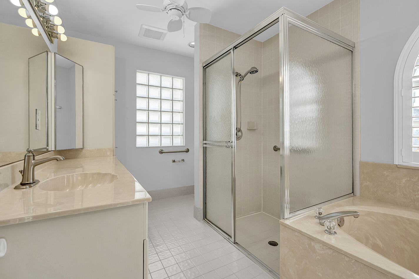 9938 Harbour Lake Circle