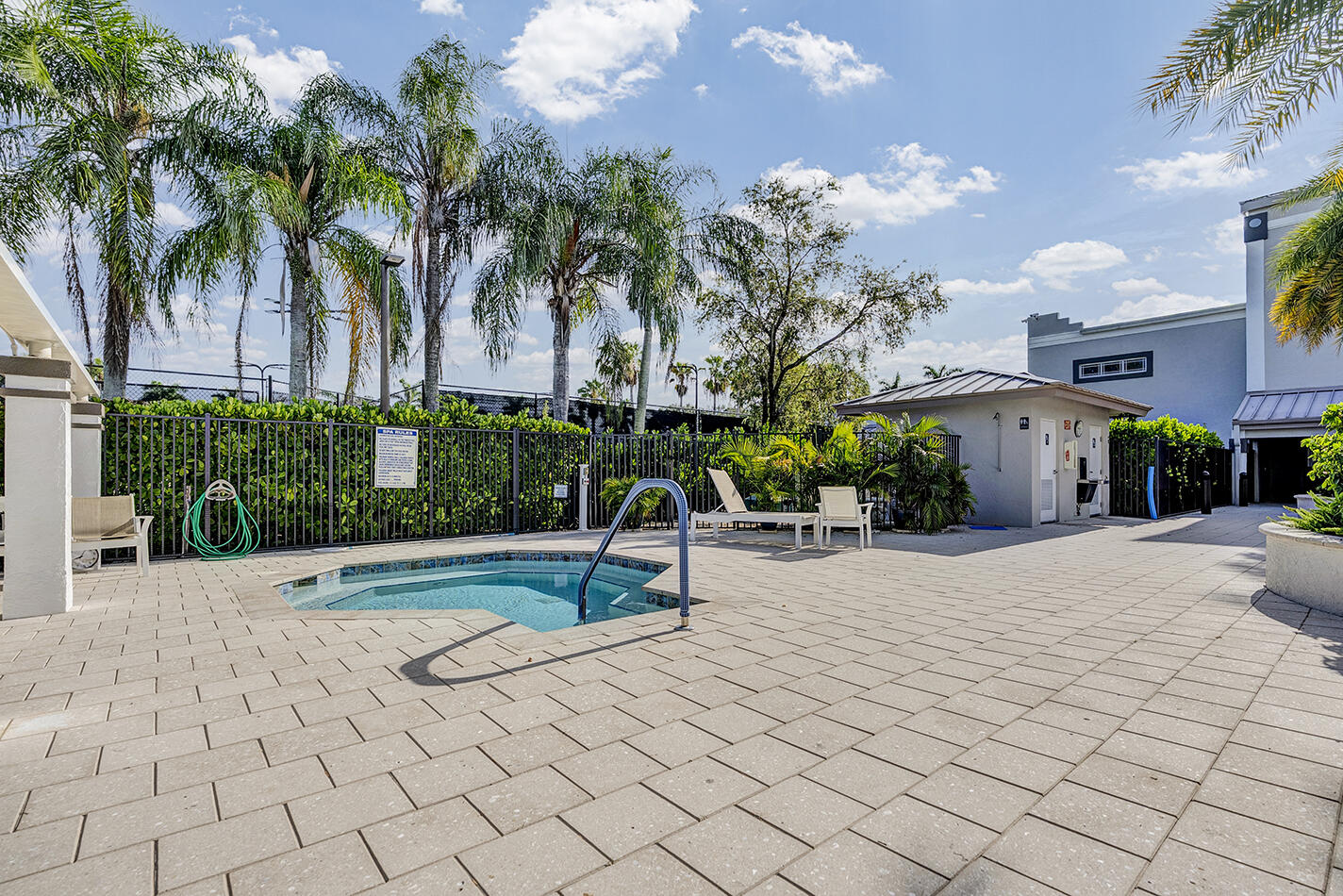 9938 Harbour Lake Circle