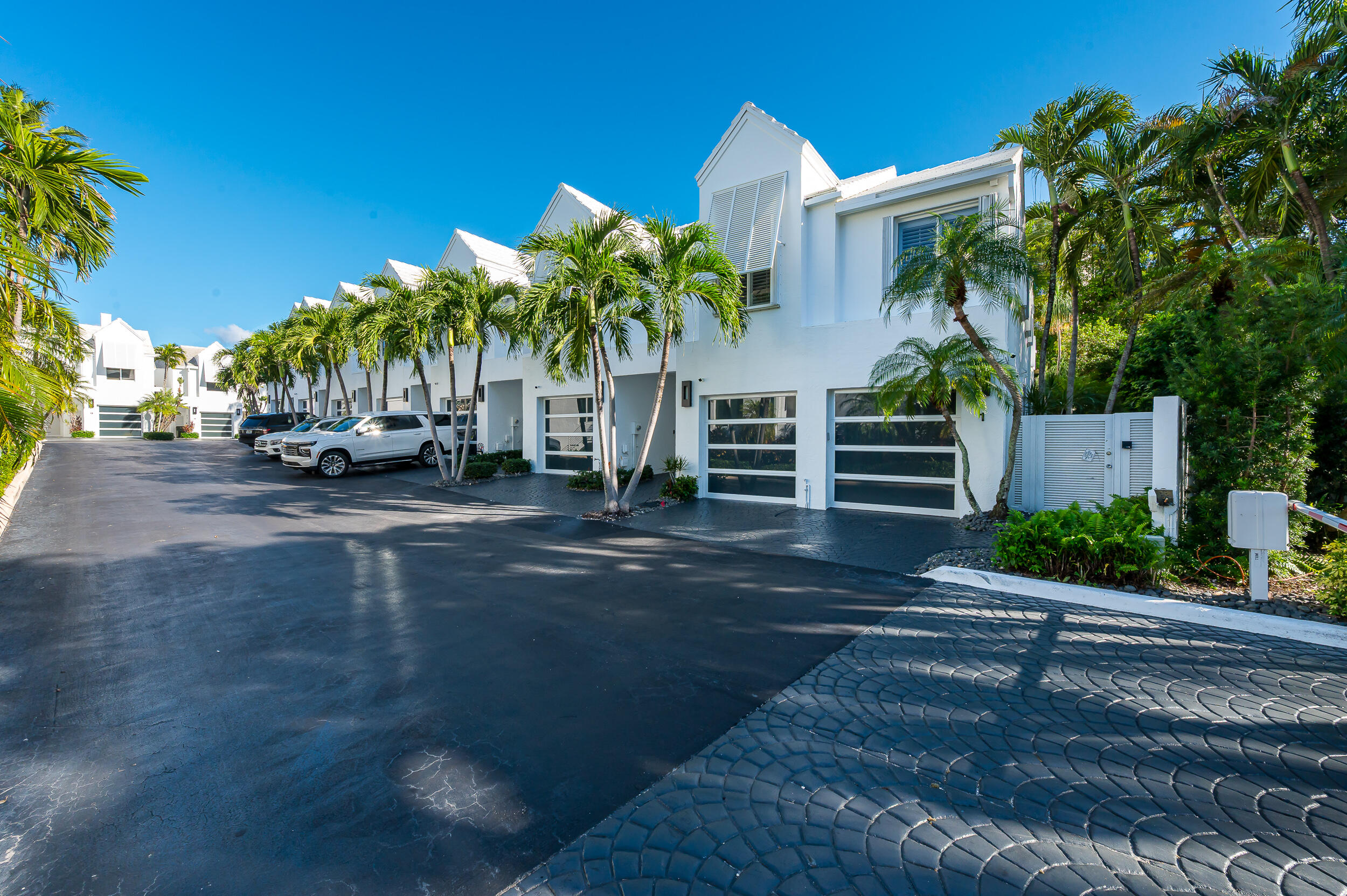 2115 S Ocean Boulevard 1