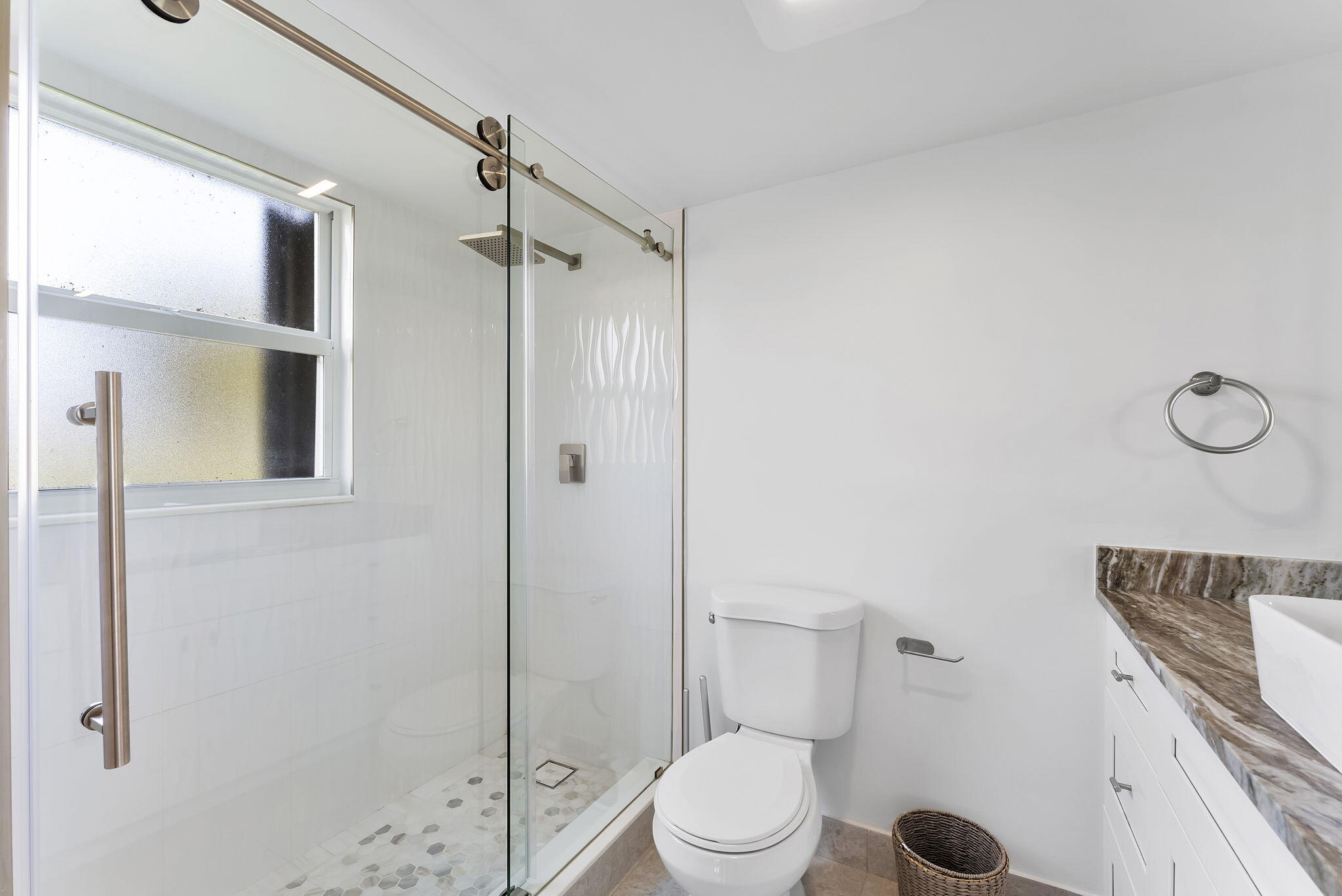 1037 Guildford C