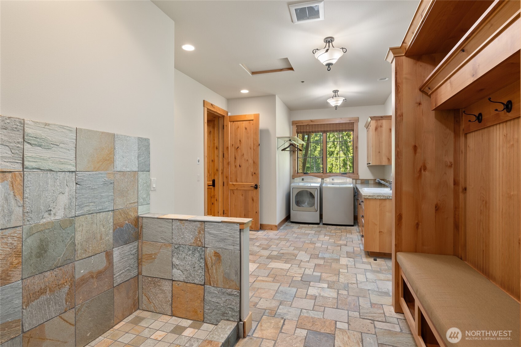 1531 Larkspur Loop