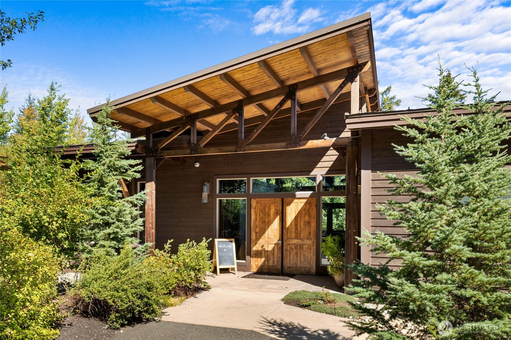 991 Trailside Drive
