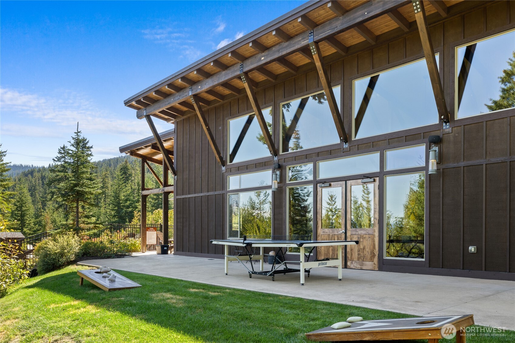 991 Trailside Drive
