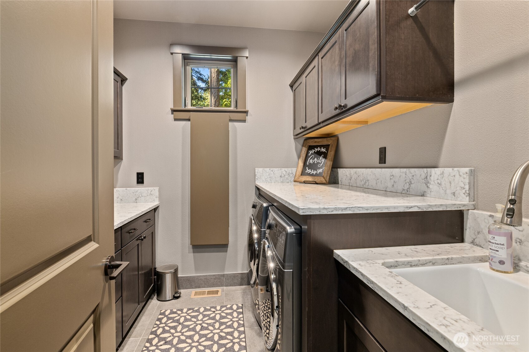1020 Larkspur Loop