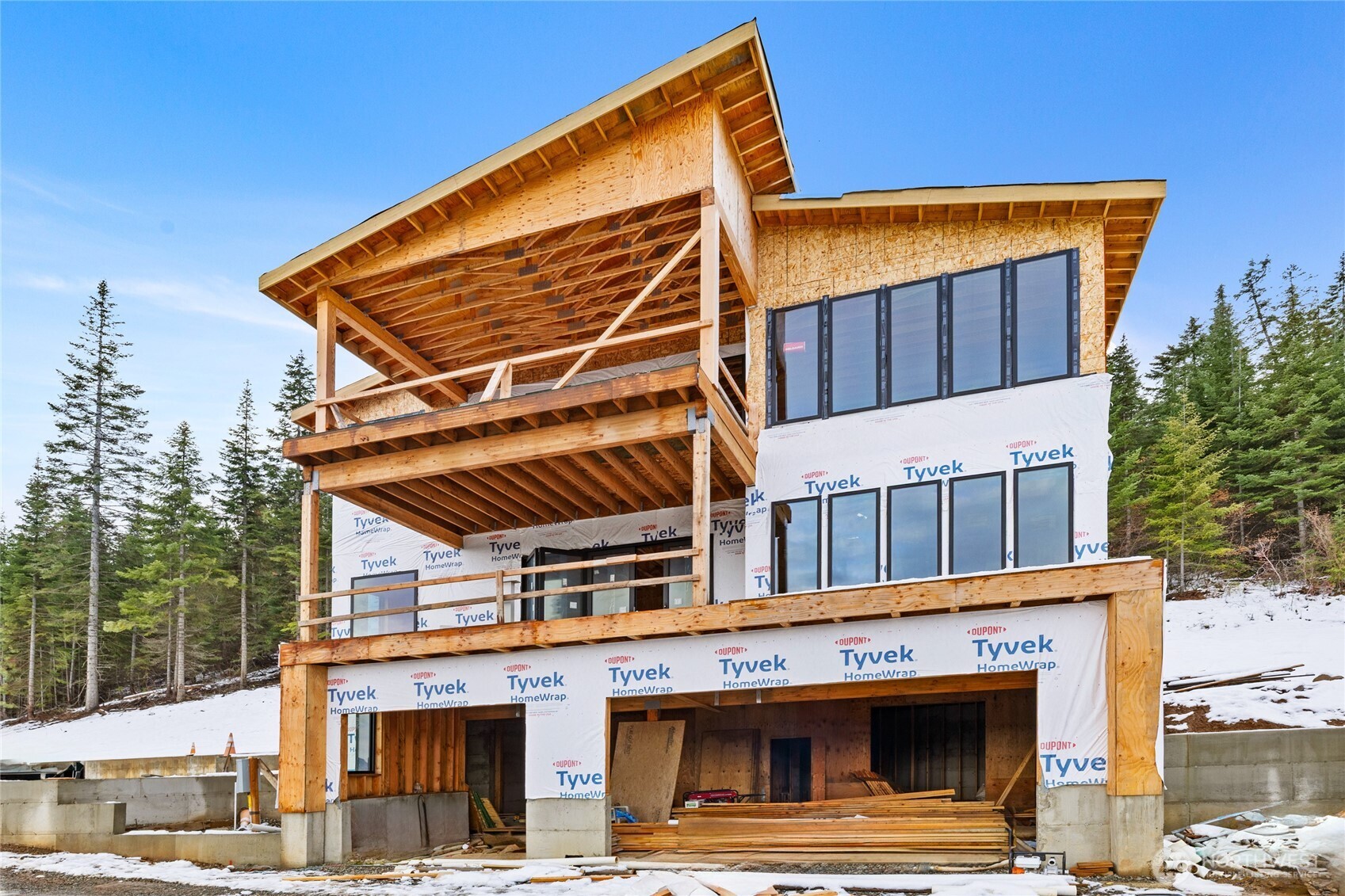 901 Whisper Creek Drive