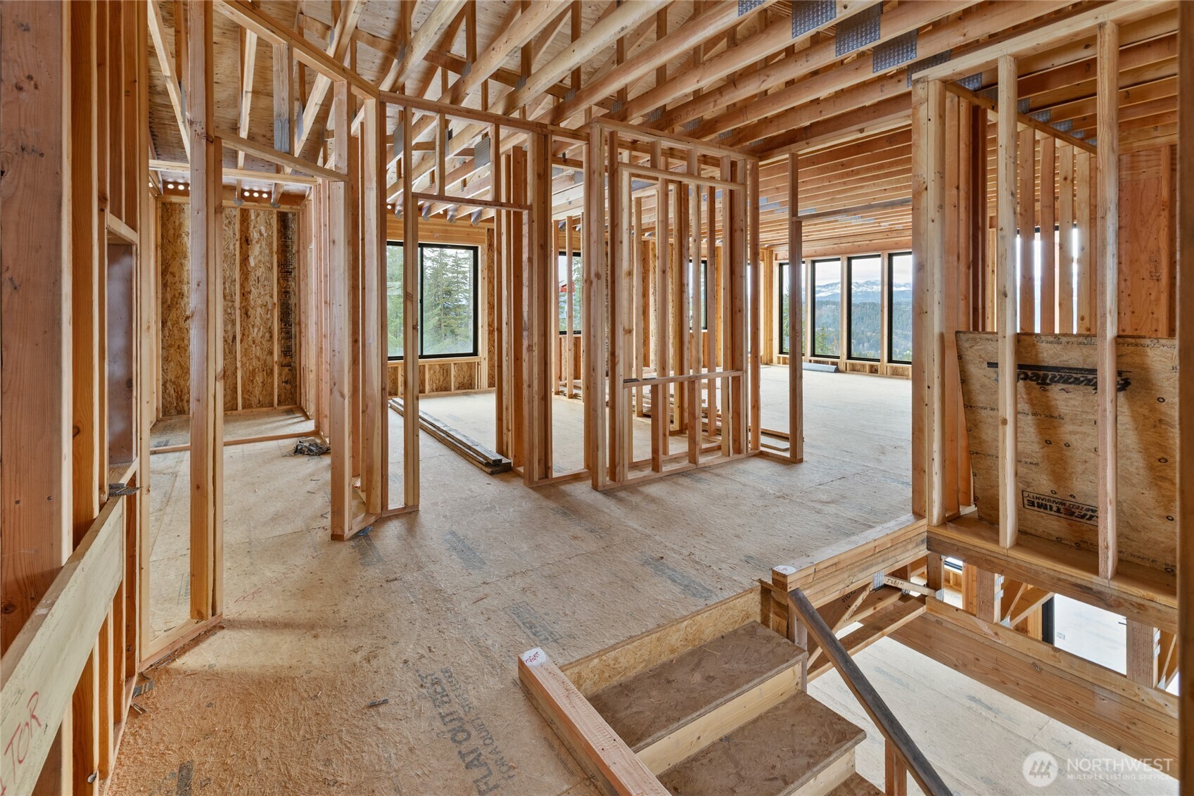 901 Whisper Creek Drive