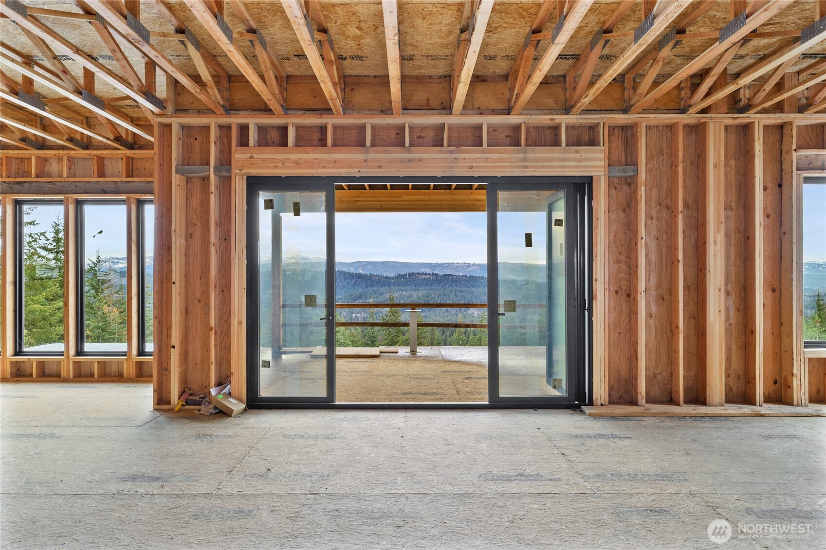 901 Whisper Creek Drive