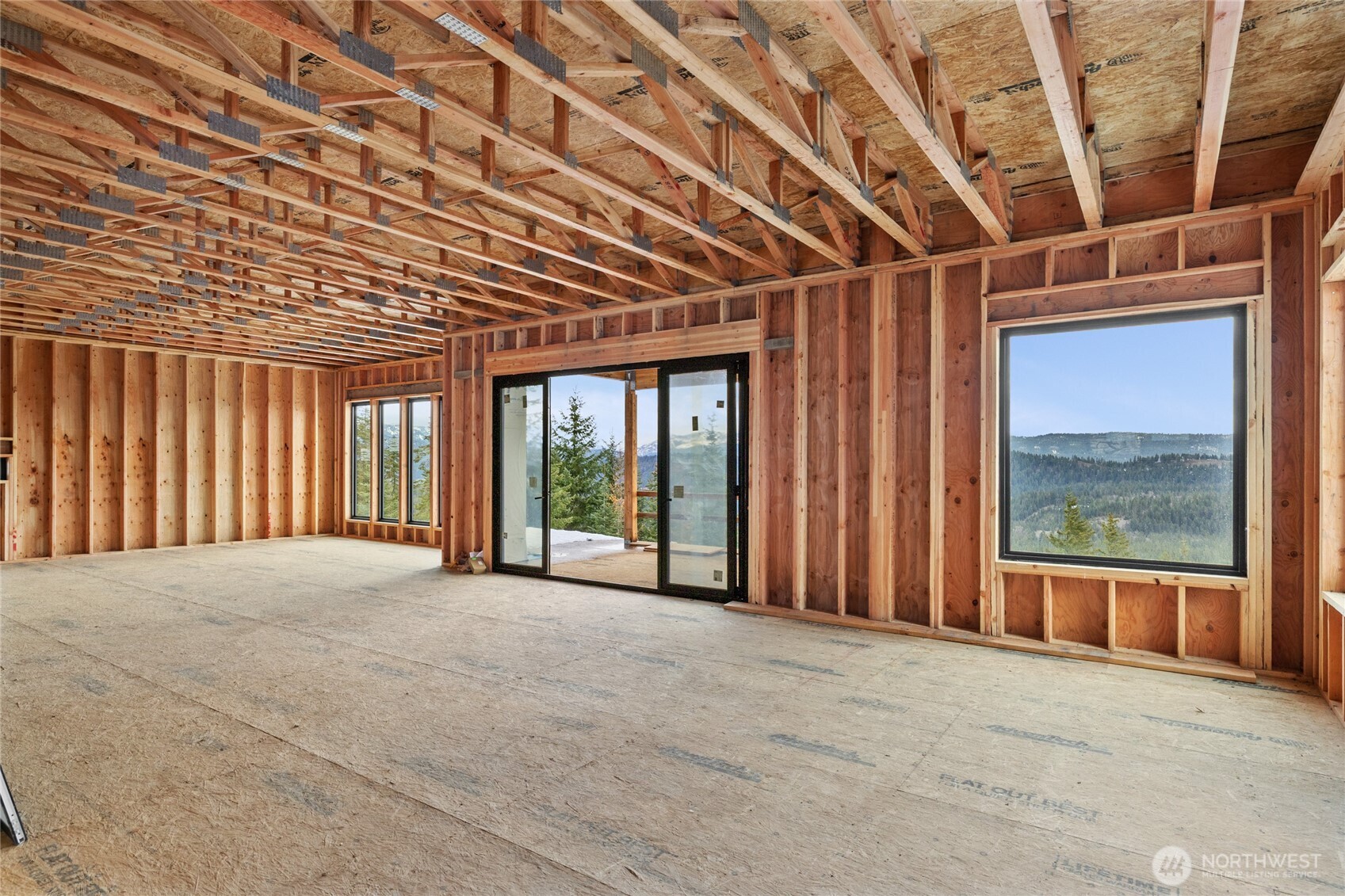 901 Whisper Creek Drive