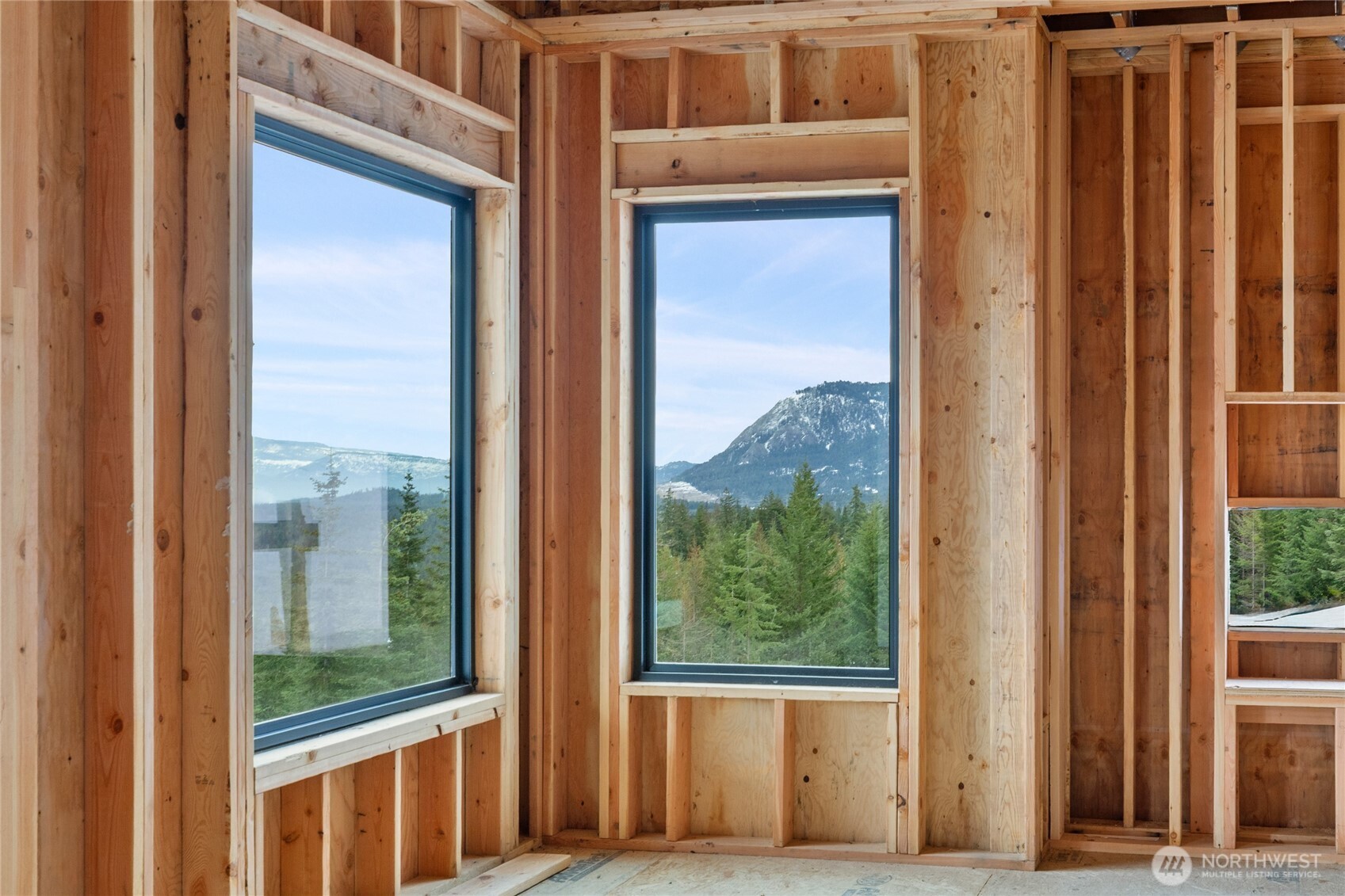 901 Whisper Creek Drive