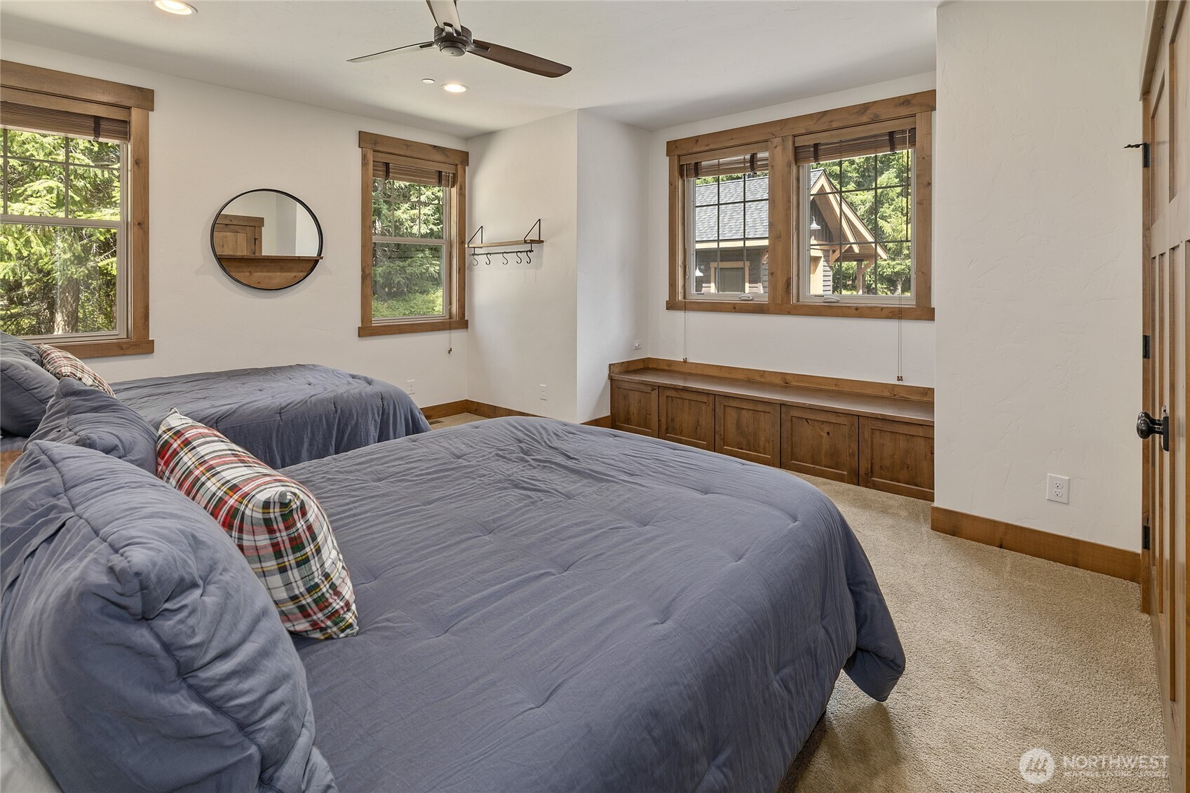 291 Ruby King Loop