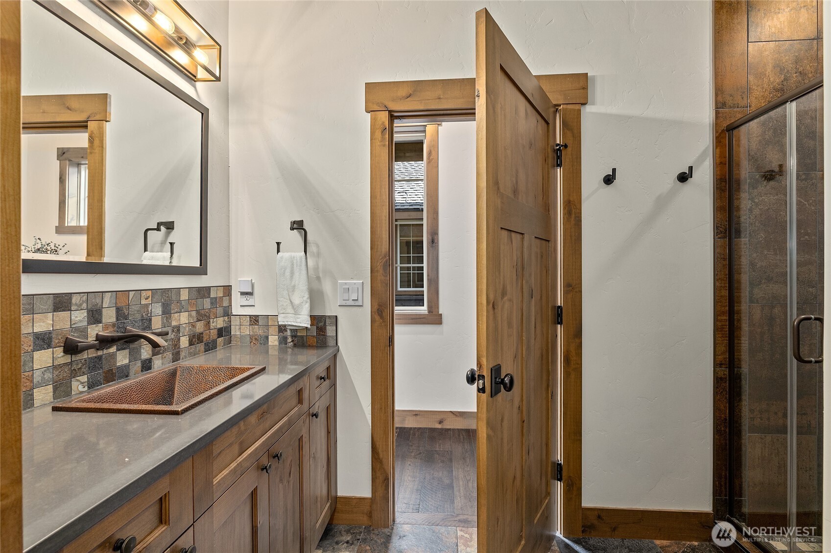 291 Ruby King Loop