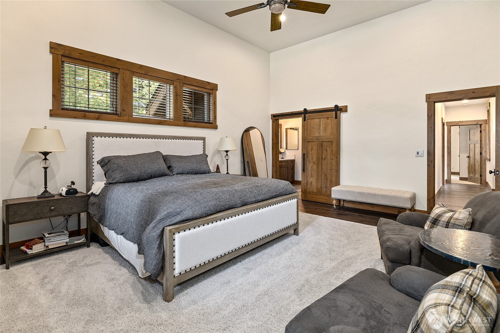 291 Ruby King Loop