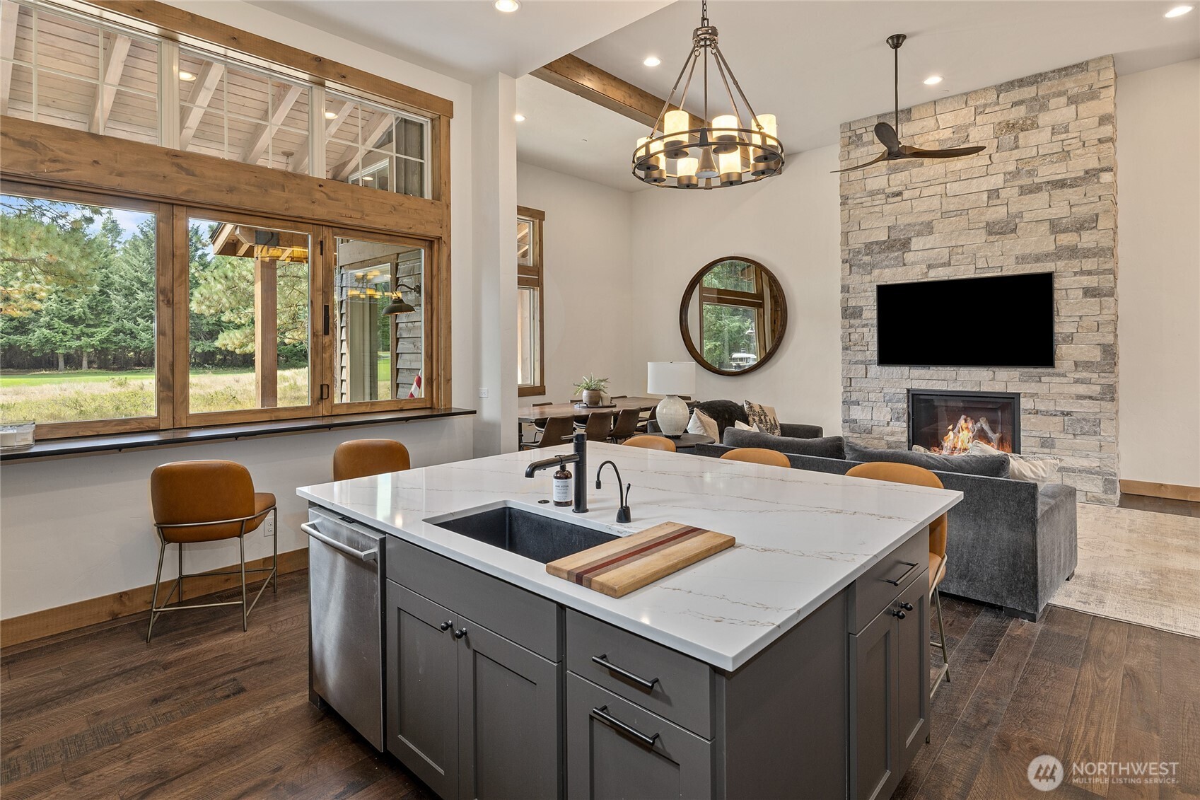 291 Ruby King Loop