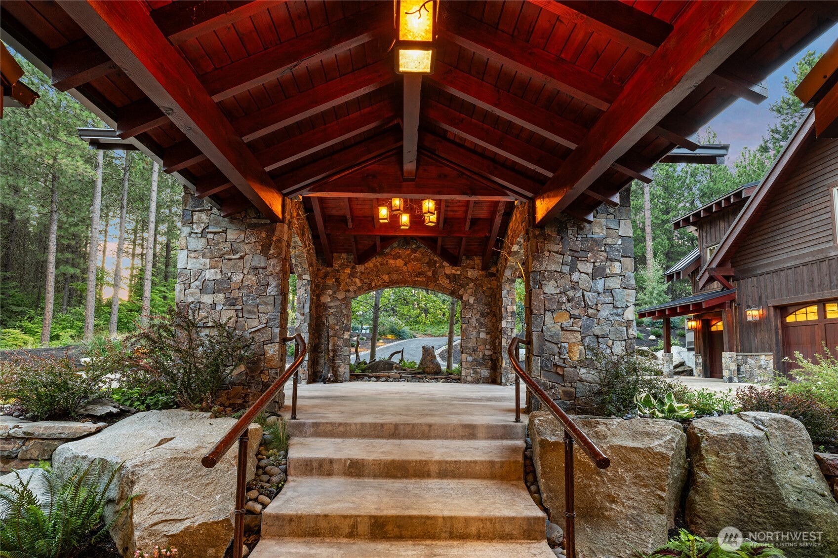 820 Iron Monarch Loop