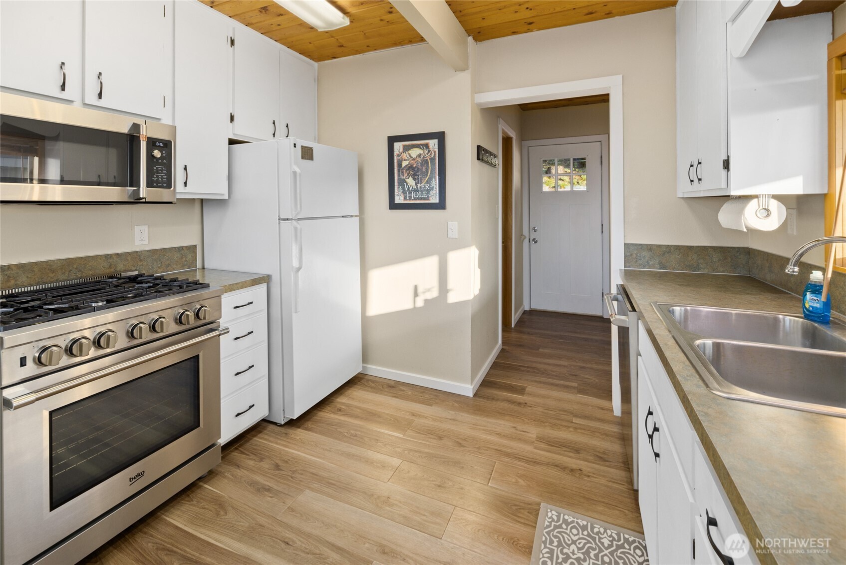 811 Horse Heaven Road