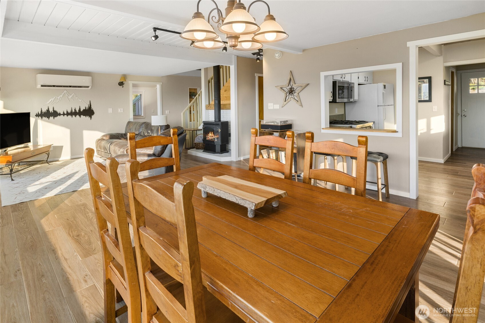 811 Horse Heaven Road