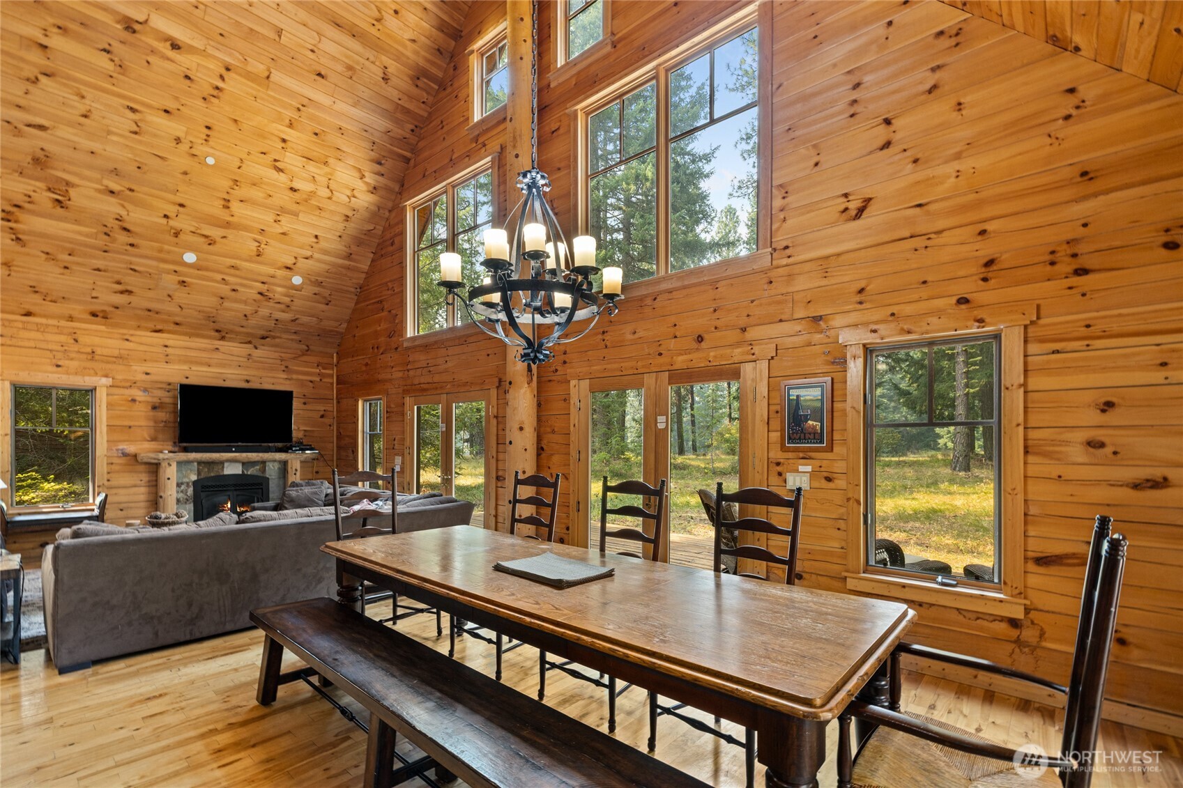 1611 Larkspur Loop