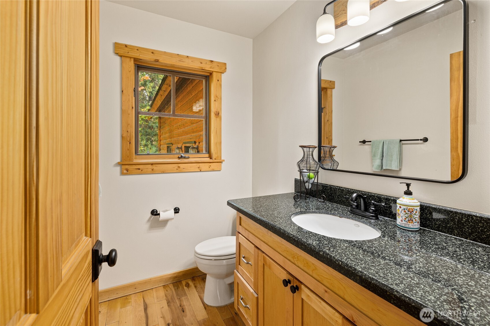 1611 Larkspur Loop