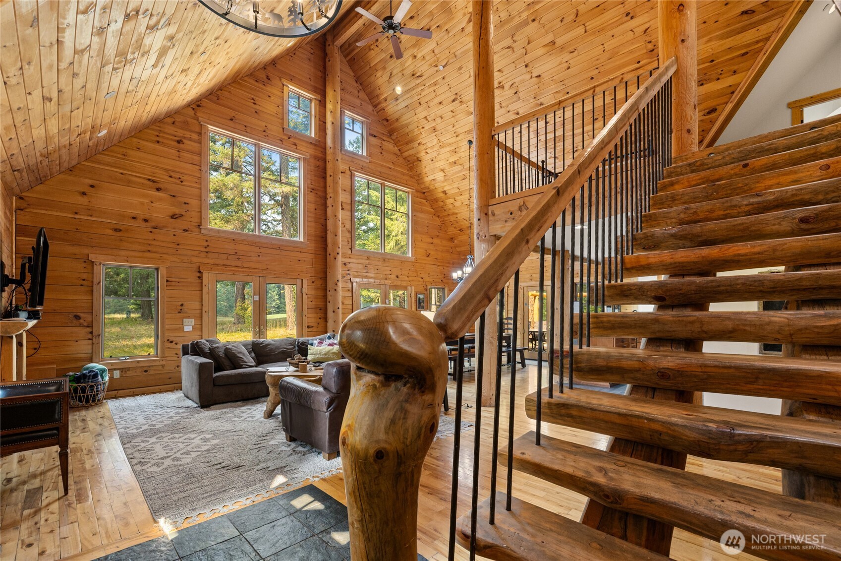 1611 Larkspur Loop