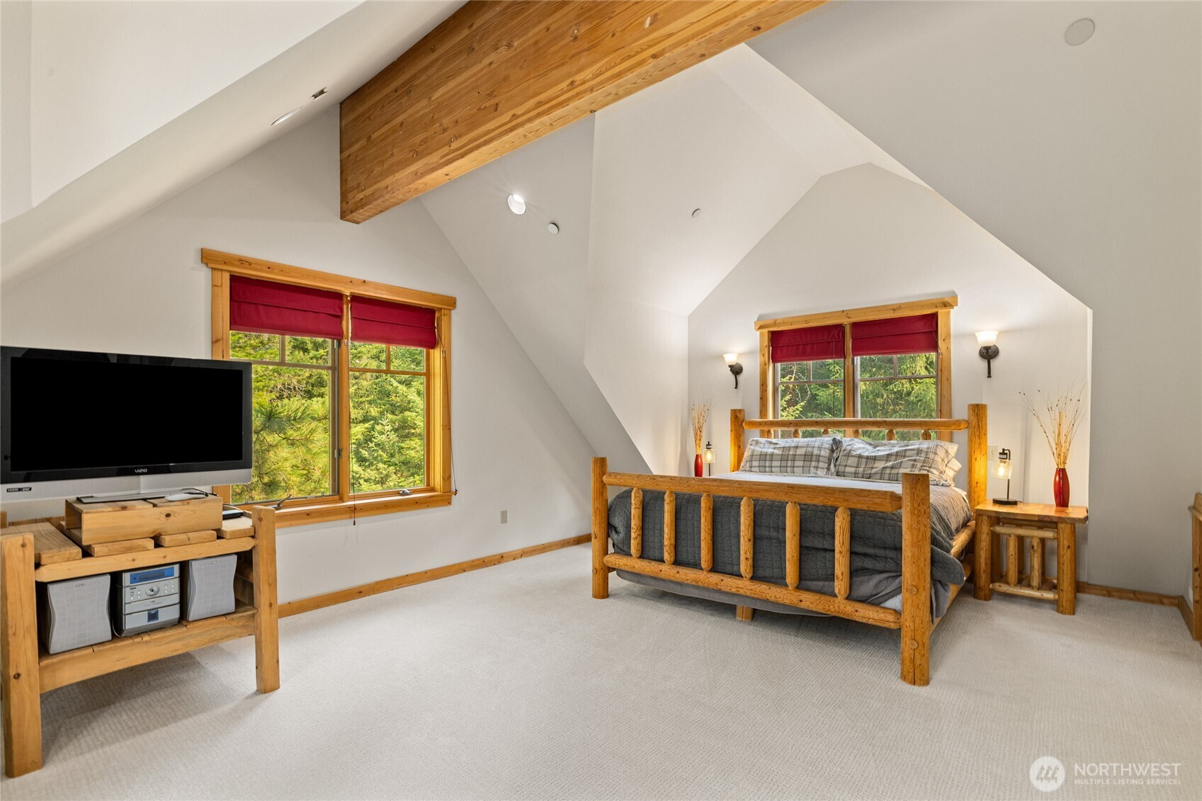 1611 Larkspur Loop