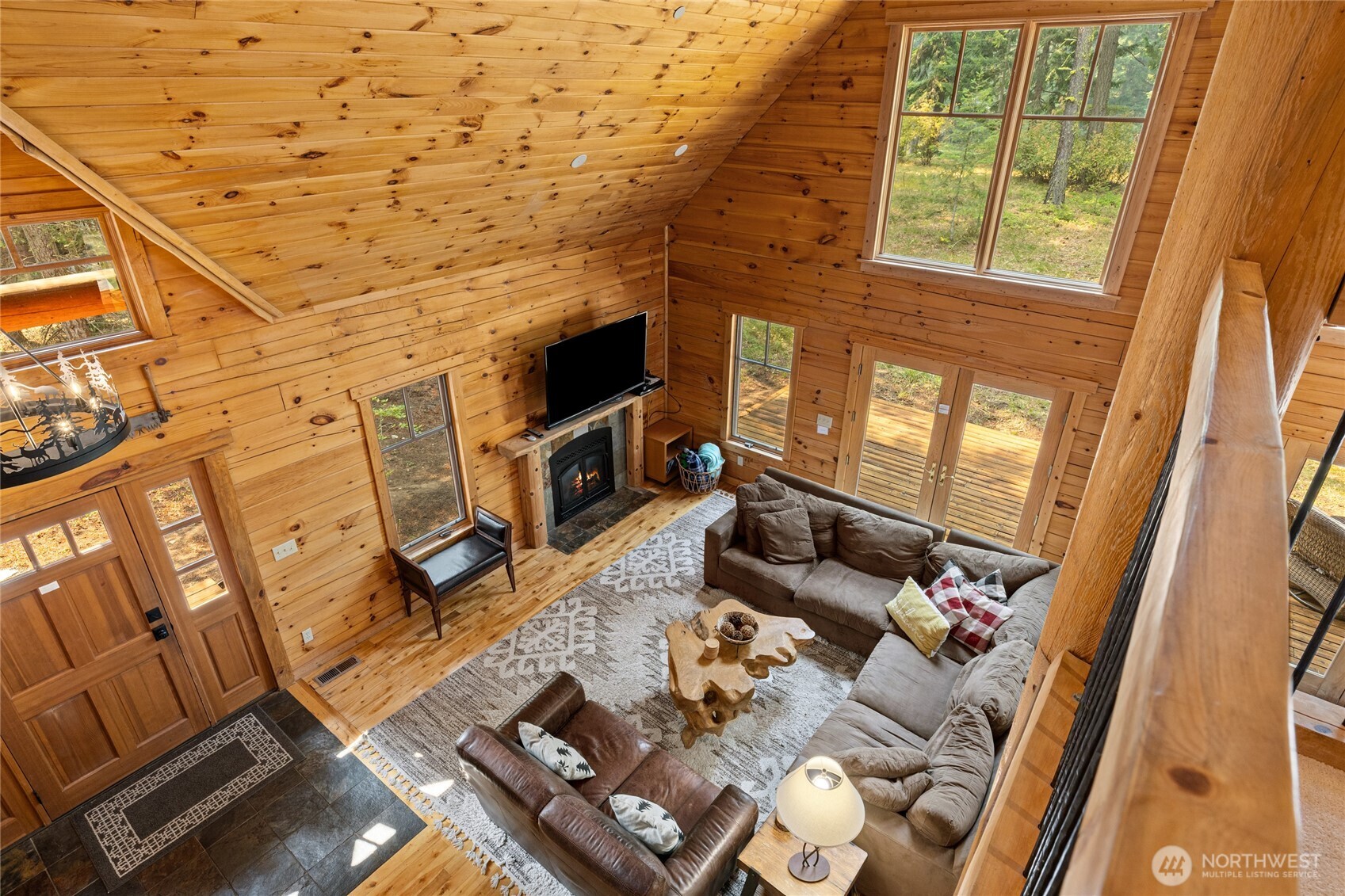 1611 Larkspur Loop