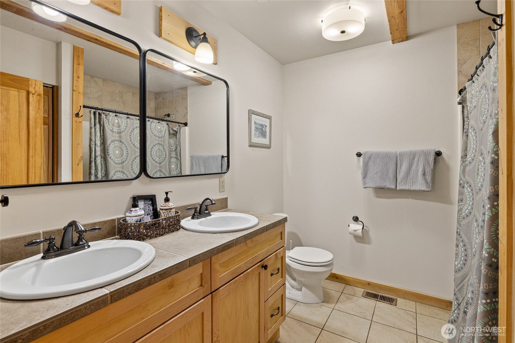 1611 Larkspur Loop