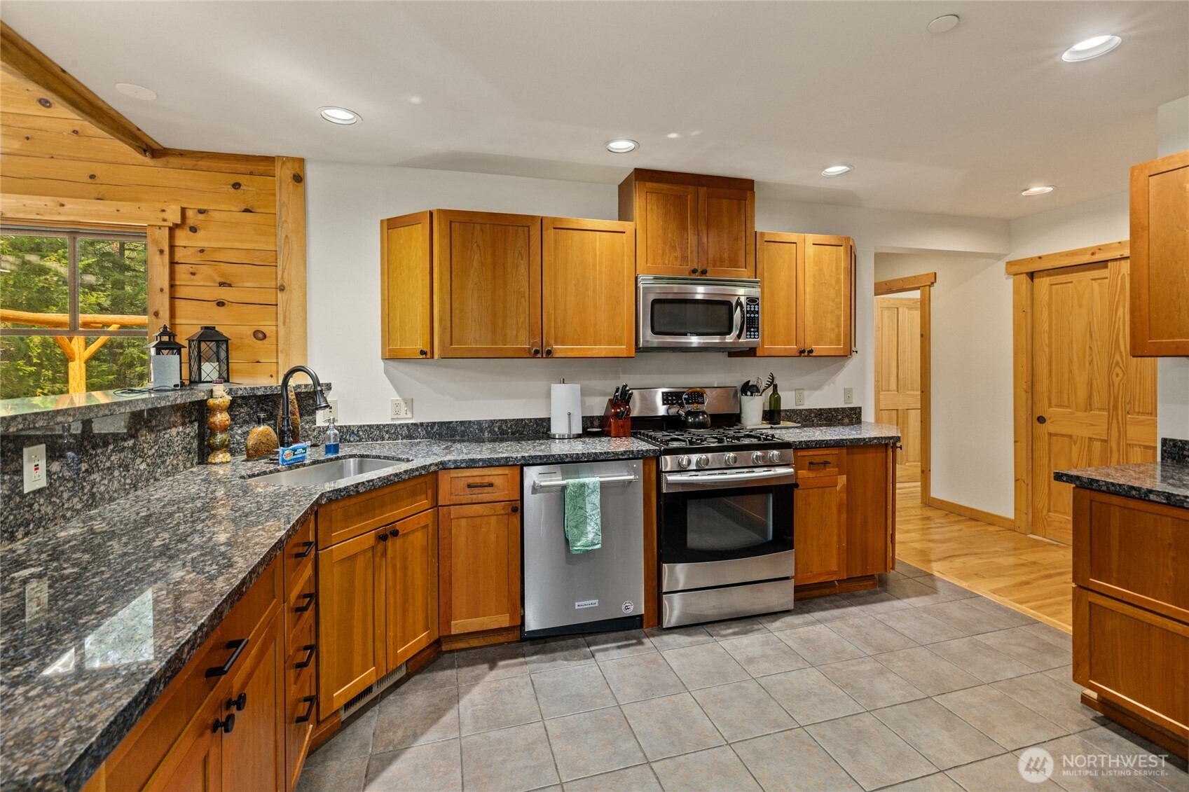 1611 Larkspur Loop