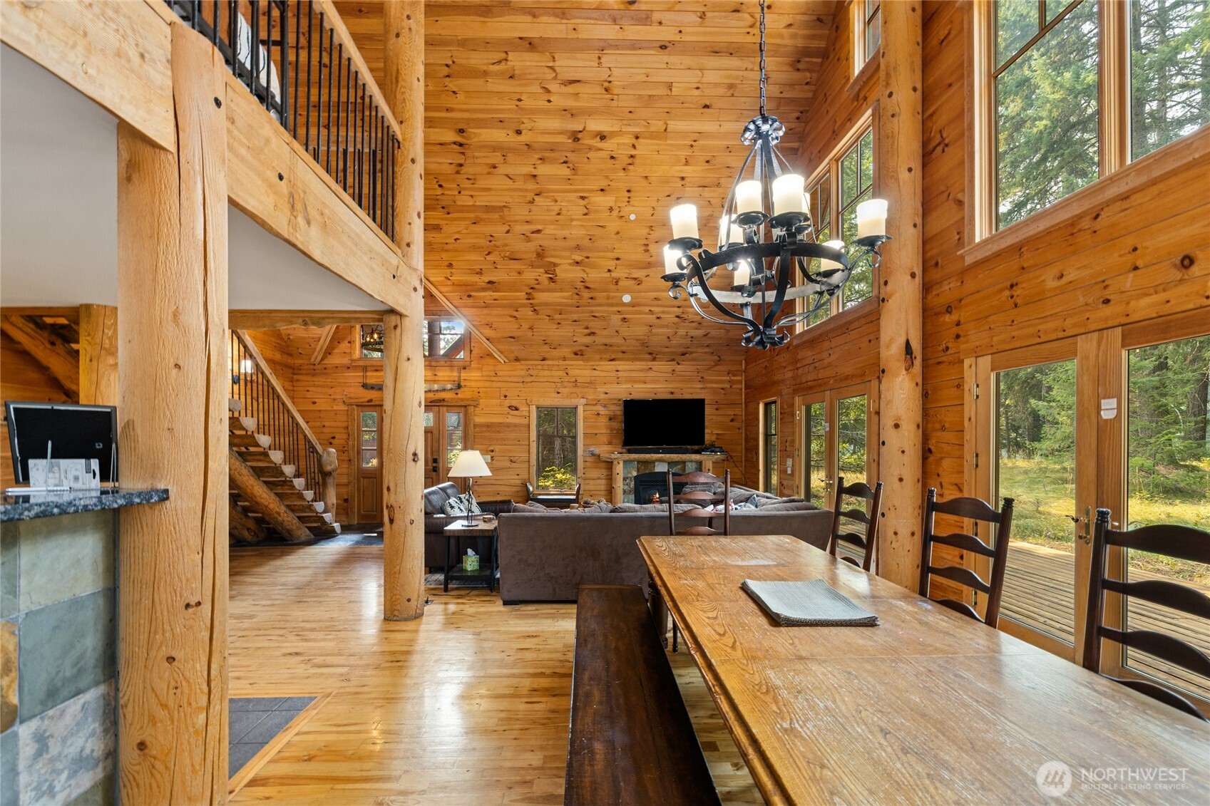 1611 Larkspur Loop
